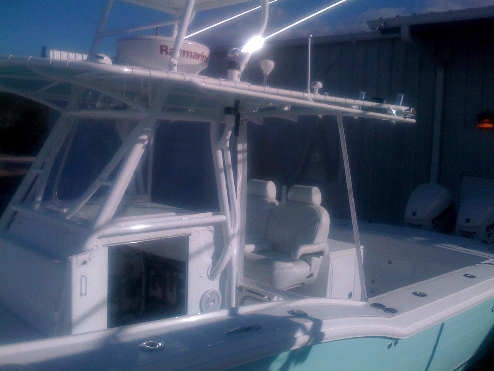 3 SIDE ENCLOSURE