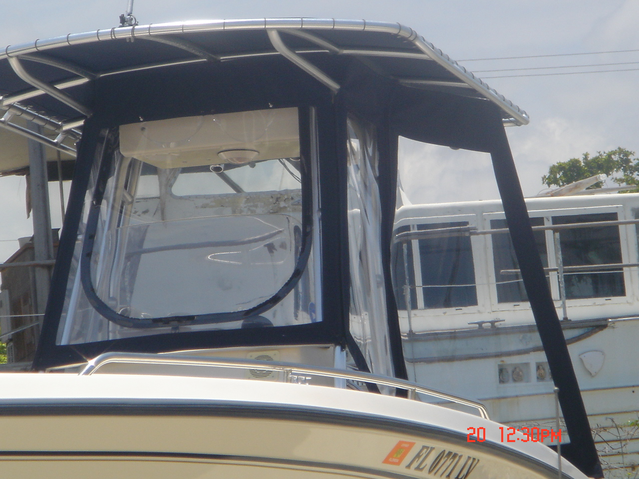3 SIDE ENCLOSURE